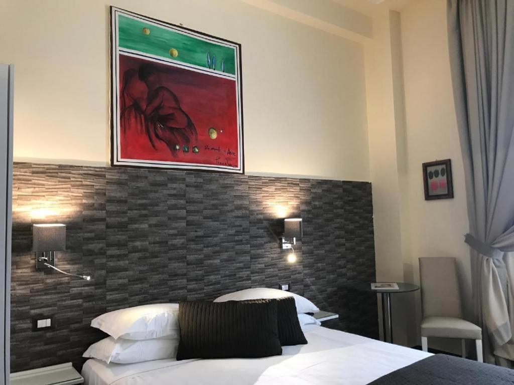 Boutique Hotel Piazza Carita Naples Extérieur photo