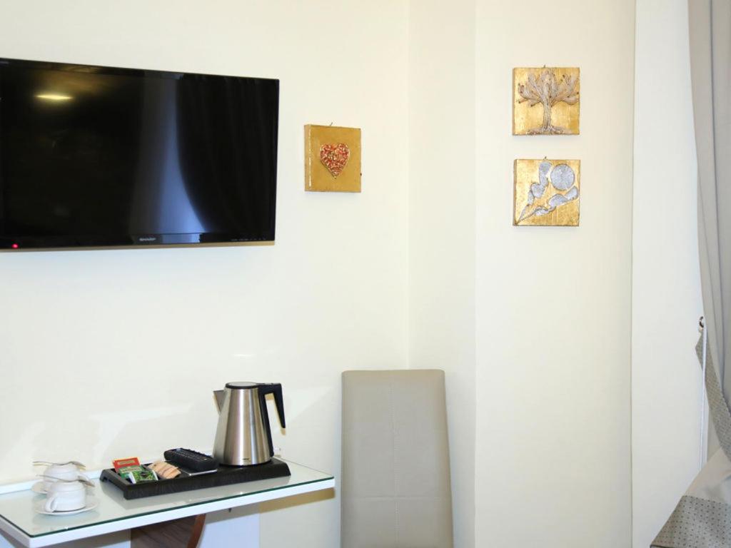 Boutique Hotel Piazza Carita Naples Extérieur photo