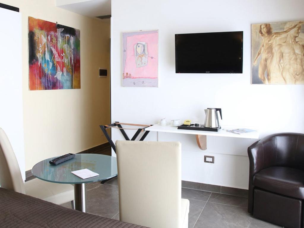 Boutique Hotel Piazza Carita Naples Extérieur photo