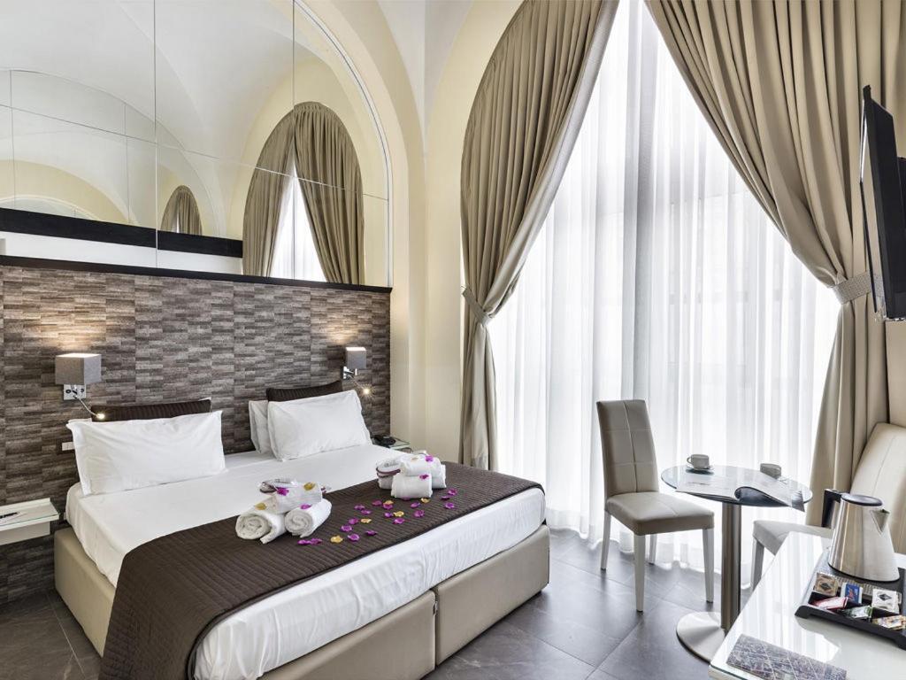 Boutique Hotel Piazza Carita Naples Extérieur photo